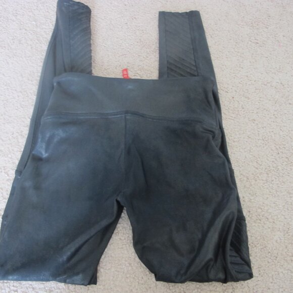 Women's Black Spanx Leggings Size Small Petite EUC - Picture 2 of 3